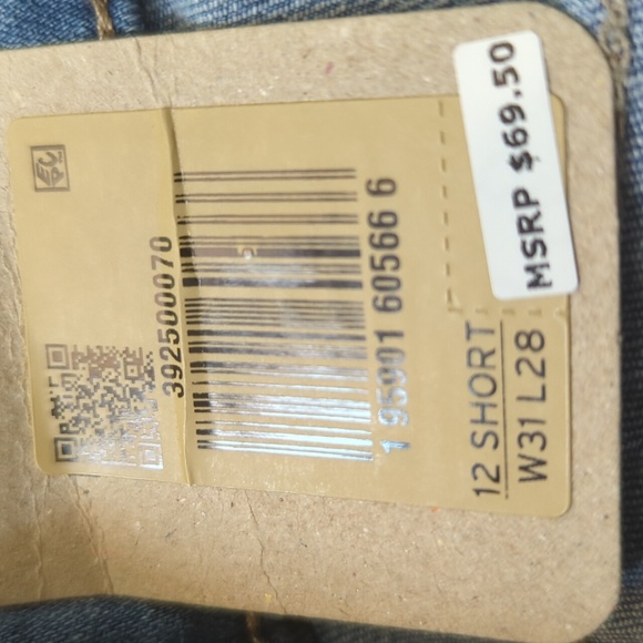 Levis Classic Mid Rise Straight Fit Jeans 12 Short - Picture 16 of 16